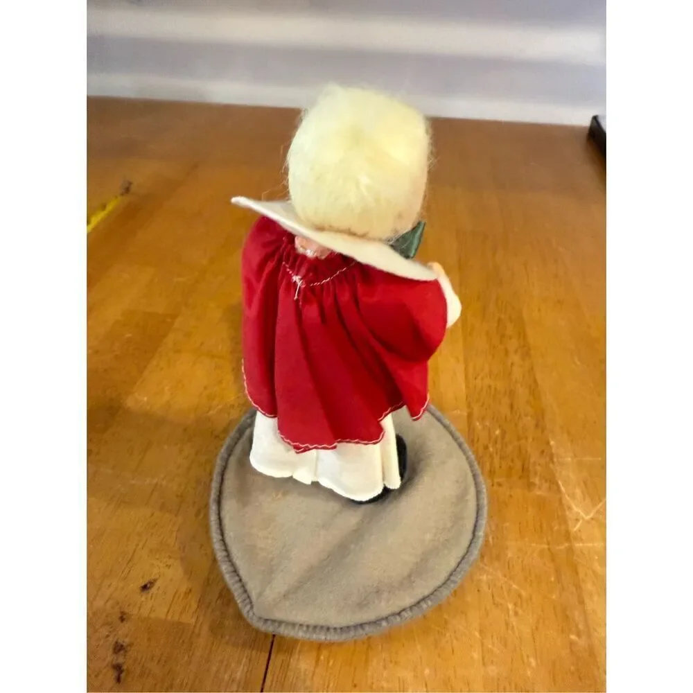 Annalee Girl Caroler Doll 1994